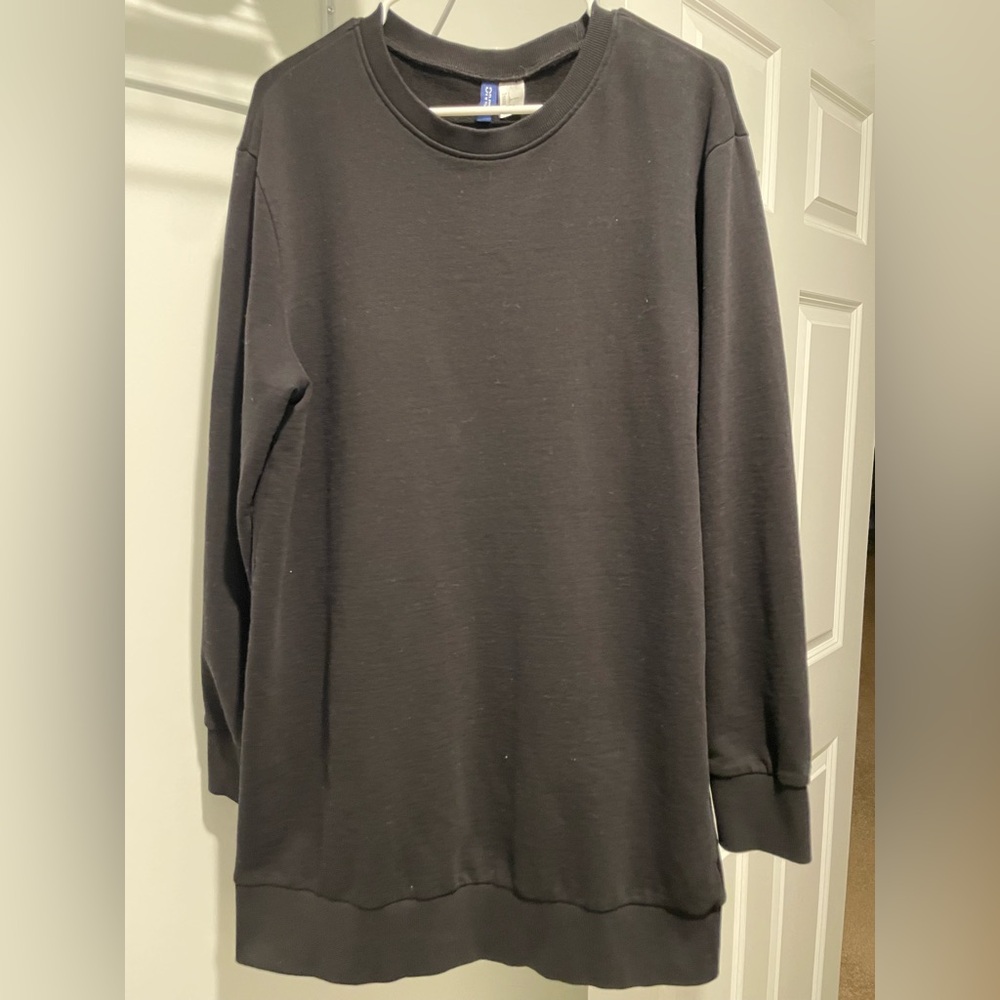 Men’s long sleeve shirt. Size L long.